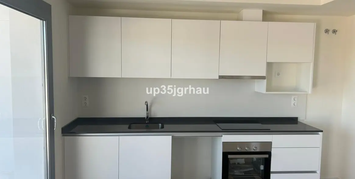 Продажа апартаментов на среднем этаже в Estepona 2