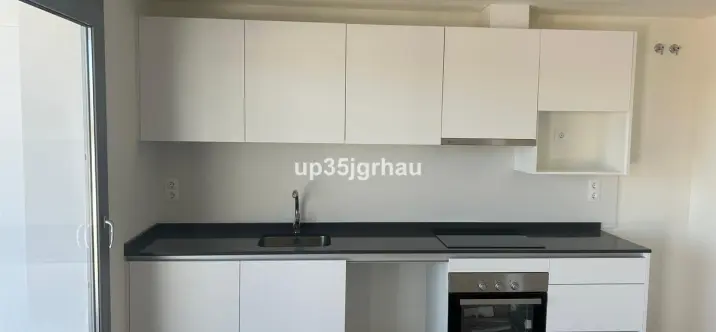 Продажа апартаментов на среднем этаже в Estepona 1