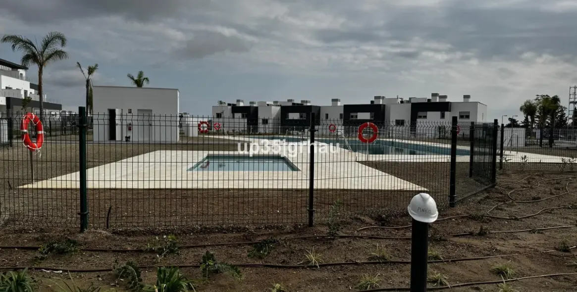 Продажа апартаментов на среднем этаже в Estepona 4