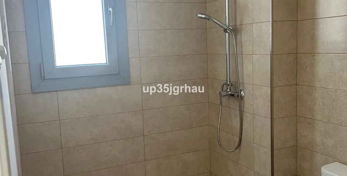 Продажа апартаментов на среднем этаже в Estepona 6