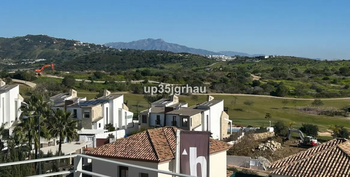 Продажа апартаментов на среднем этаже в Estepona 8