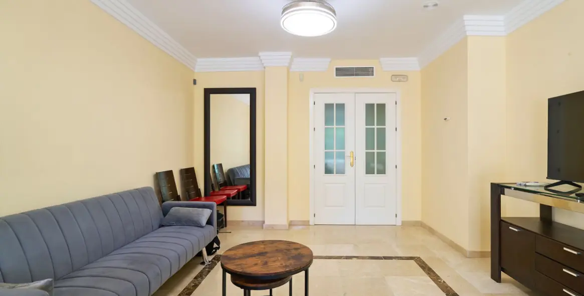 Sale of ground floor apartment in Río Real 2