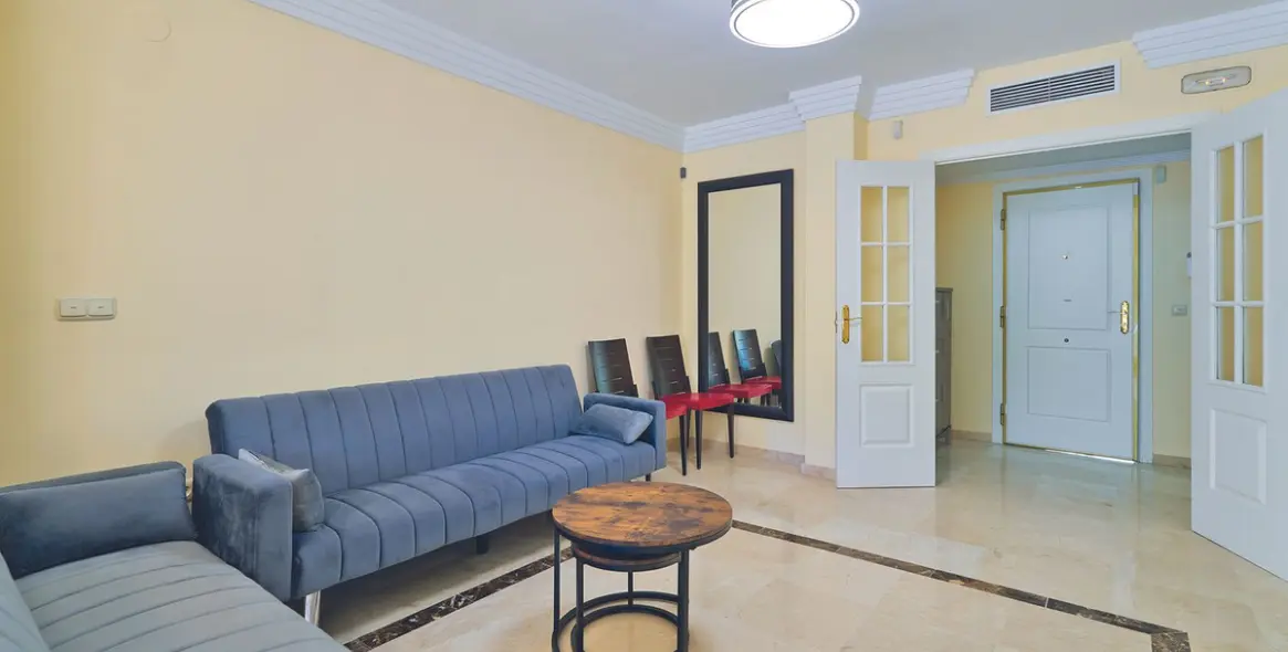 Sale of ground floor apartment in Río Real 3