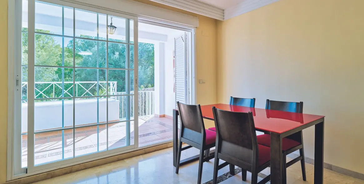 Sale of ground floor apartment in Río Real 5