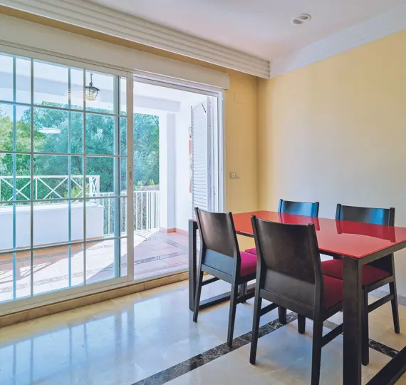 Sale of ground floor apartment in Río Real