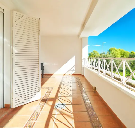 Sale of ground floor apartment in Río Real