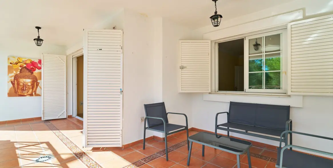 Sale of ground floor apartment in Río Real 8