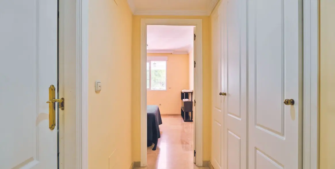 Sale of ground floor apartment in Río Real 12