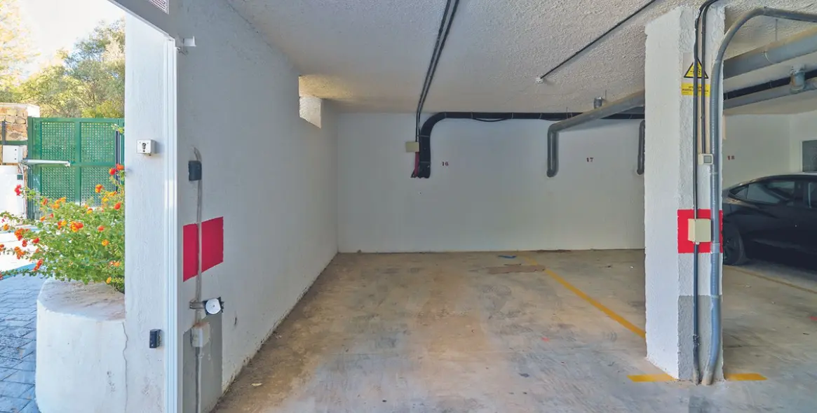 Sale of ground floor apartment in Río Real 18