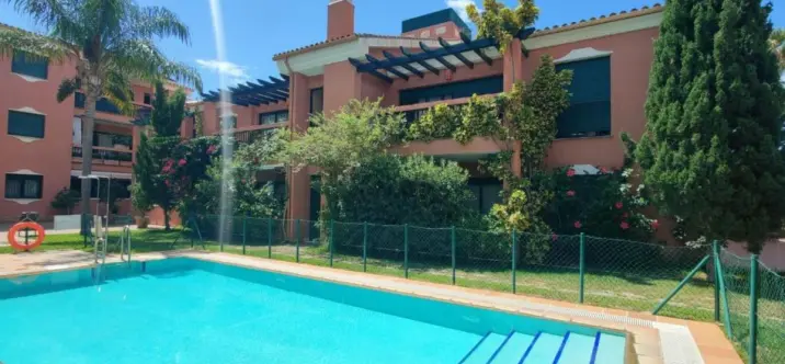 Sale of middle floor apartment in Marbesa 0