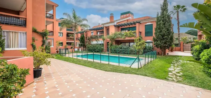 Sale of middle floor apartment in Marbesa 1