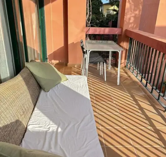 Sale of middle floor apartment in Marbesa