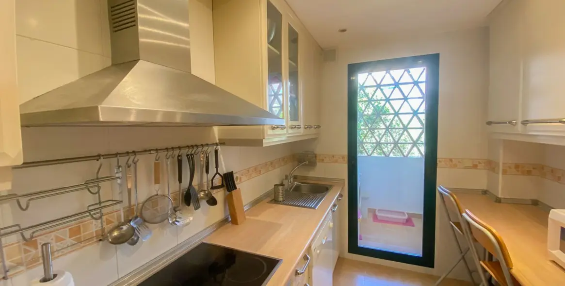 Продажа апартаментов на среднем этаже в Marbesa 10