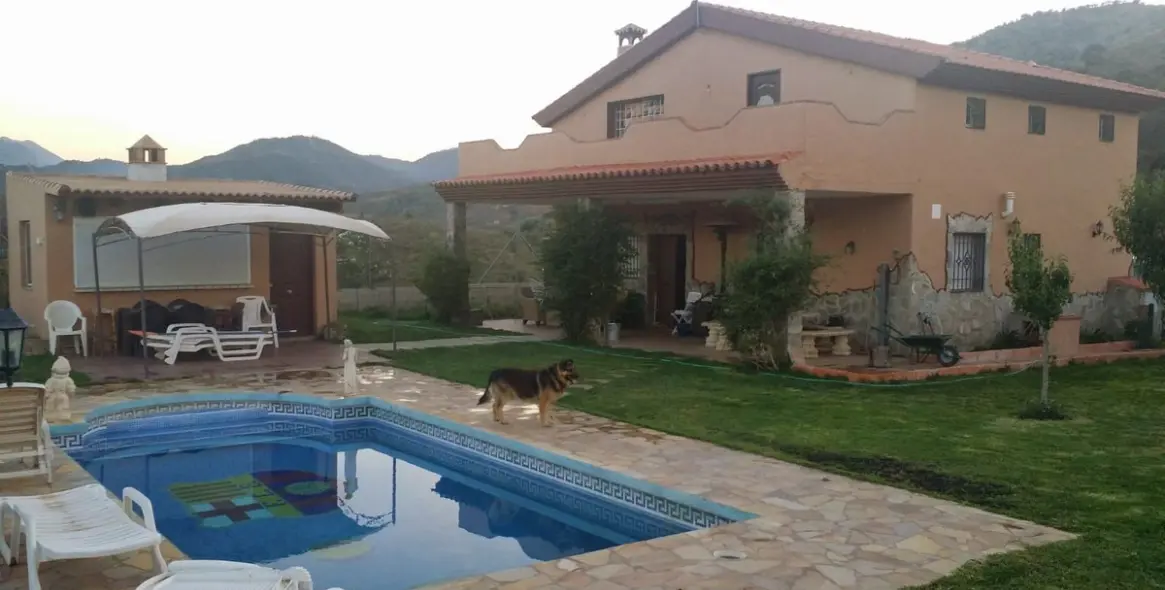 Sale of finca - cortijo in Guaro 13