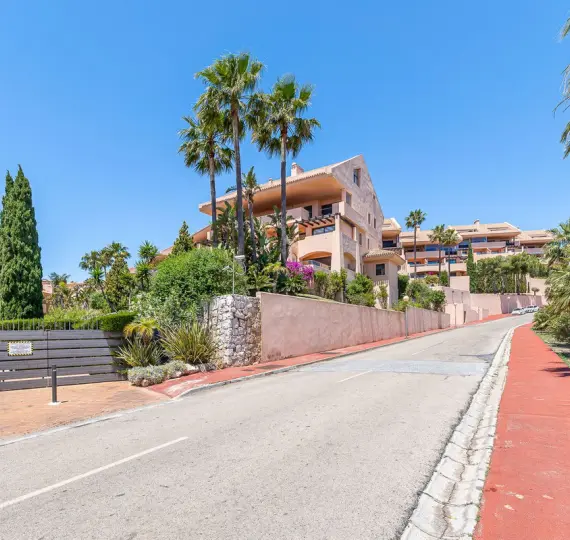 Sale of ground floor apartment in Calahonda