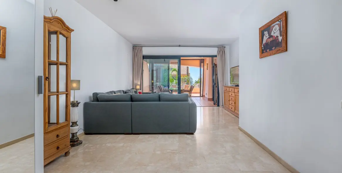 Sale of ground floor apartment in Calahonda 3