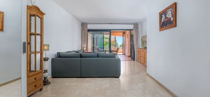 Sale of ground floor apartment in Calahonda 2