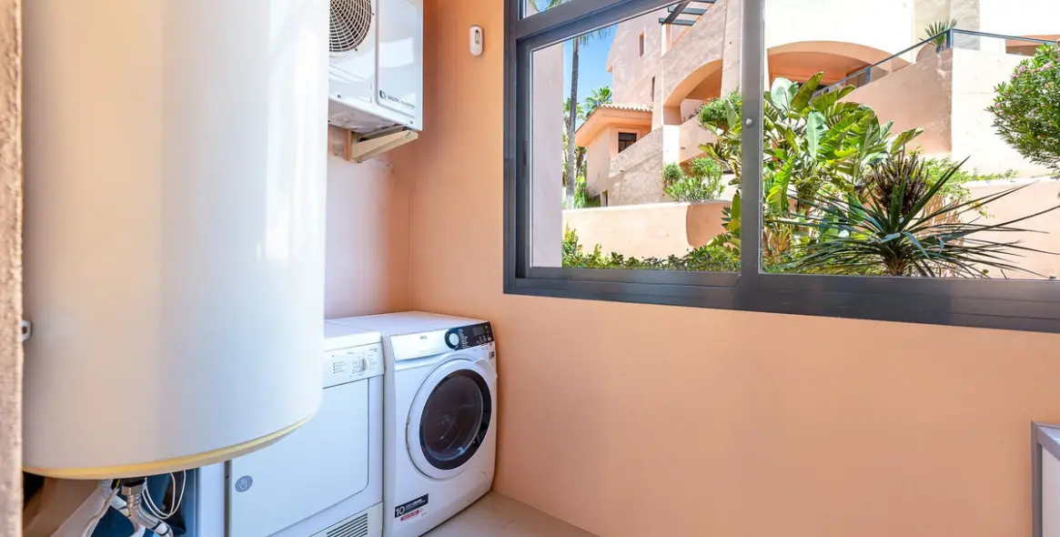 Sale of ground floor apartment in Calahonda 9