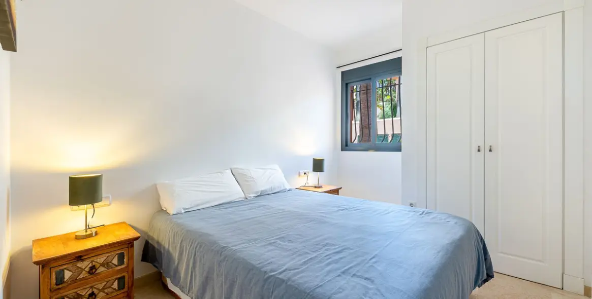 Sale of ground floor apartment in Calahonda 16