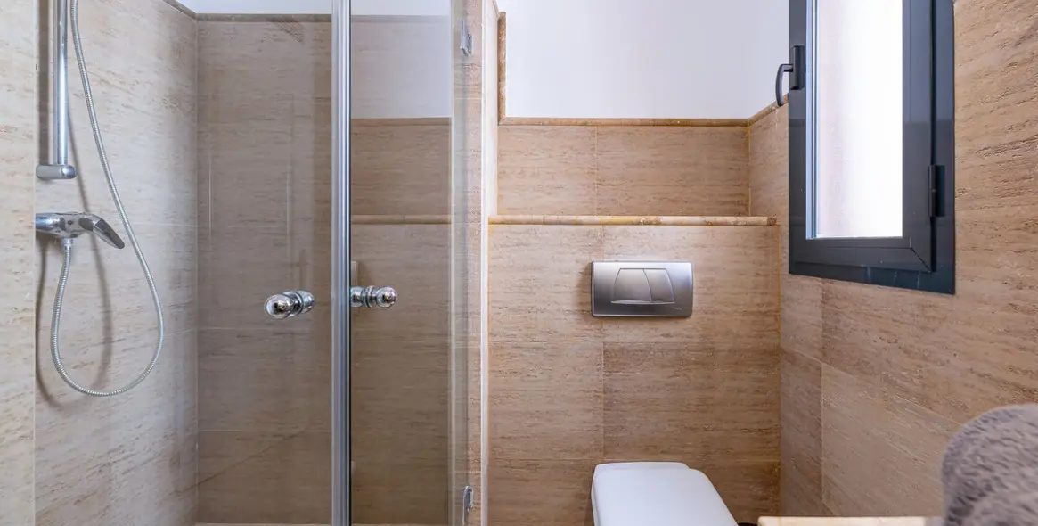 Sale of ground floor apartment in Calahonda 18