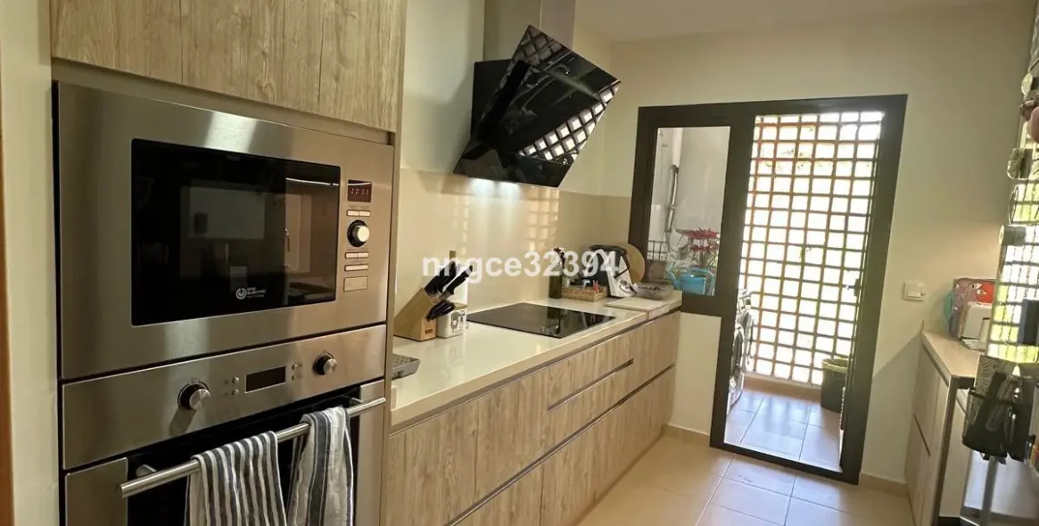 Sale of penthouse in Estepona 4