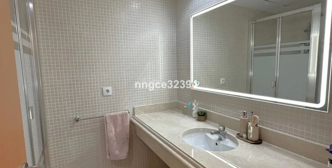 Sale of penthouse in Estepona 12