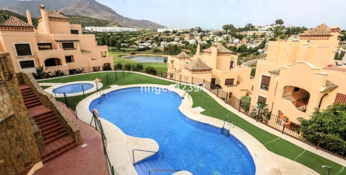 Sale of penthouse in Estepona 15