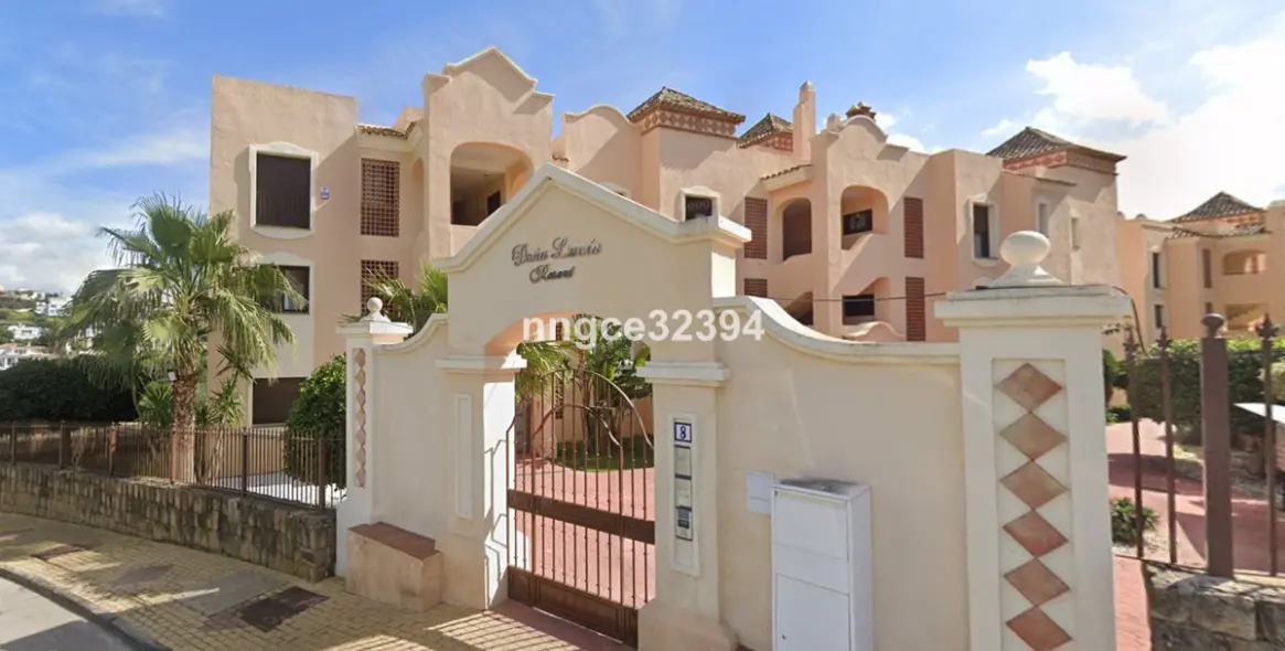 Sale of penthouse in Estepona 16