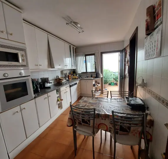 Sale of townhouse in Las Lagunas