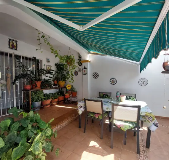 Sale of townhouse in Las Lagunas