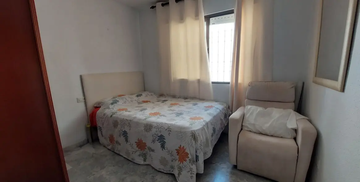 Sale of townhouse in Las Lagunas 11