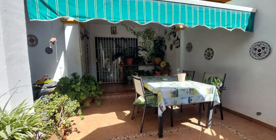 Sale of townhouse in Las Lagunas 20