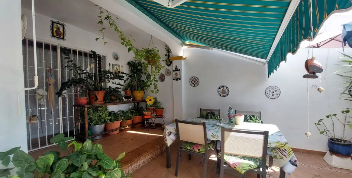 Sale of townhouse in Las Lagunas 5