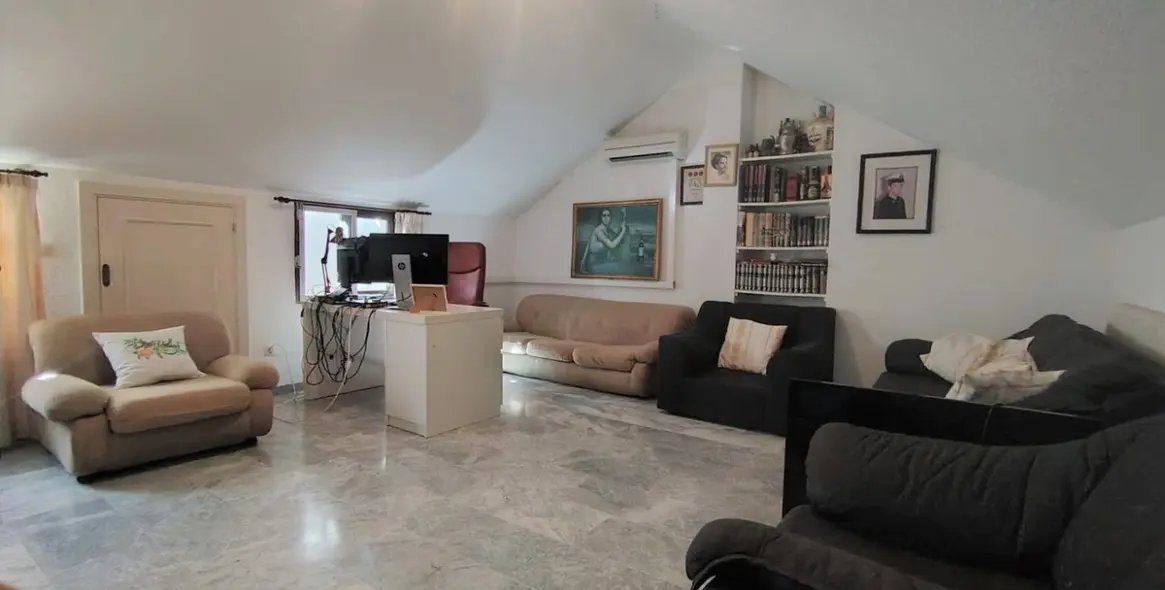 Sale of townhouse in Las Lagunas 13