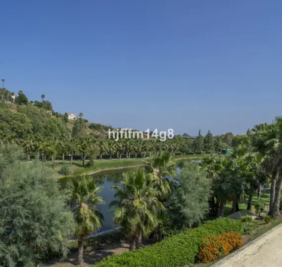 Продажа апартаментов на среднем этаже в Benahavís