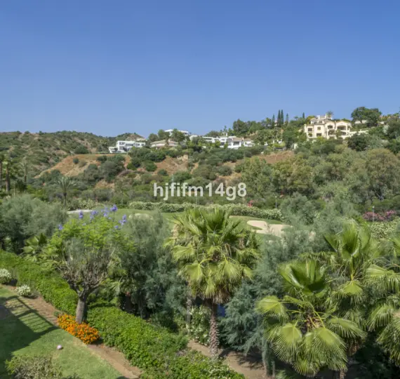 Продажа апартаментов на среднем этаже в Benahavís