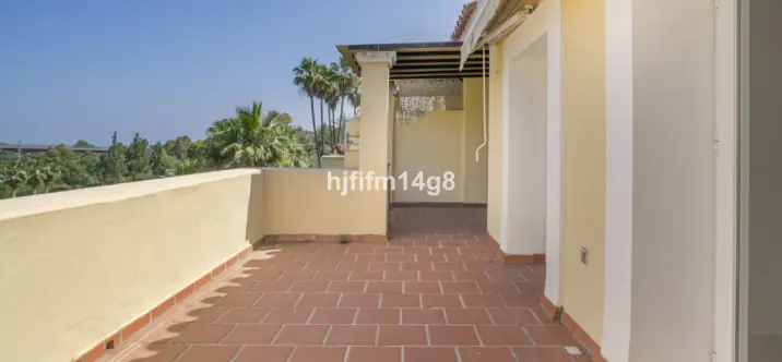 Продажа апартаментов на среднем этаже в Benahavís 2