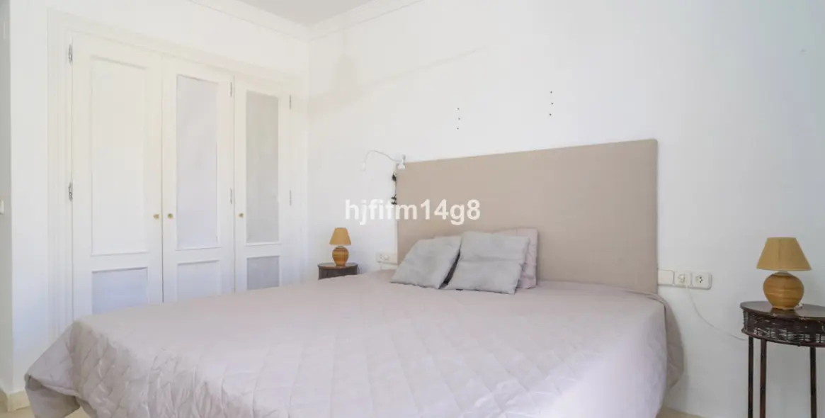 Продажа апартаментов на среднем этаже в Benahavís 12