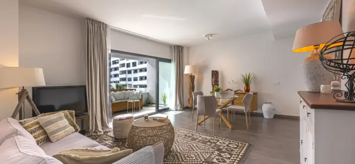 Sale of middle floor apartment in Estepona 0