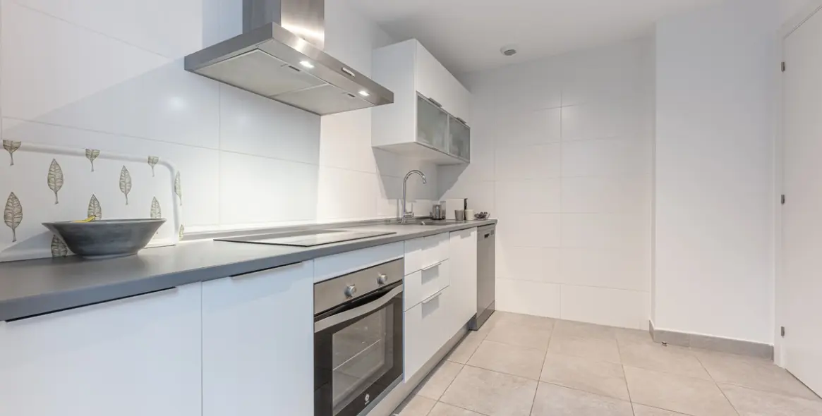 Sale of middle floor apartment in Estepona 9