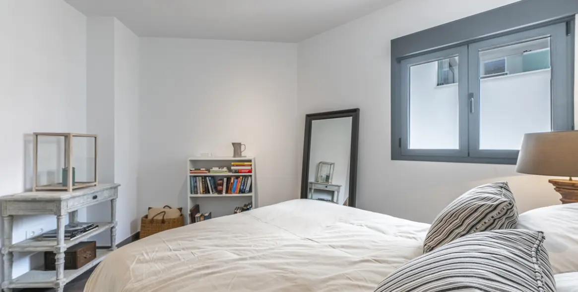 Sale of middle floor apartment in Estepona 12