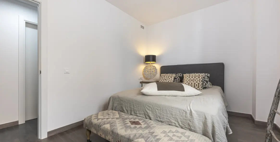 Sale of middle floor apartment in Estepona 15