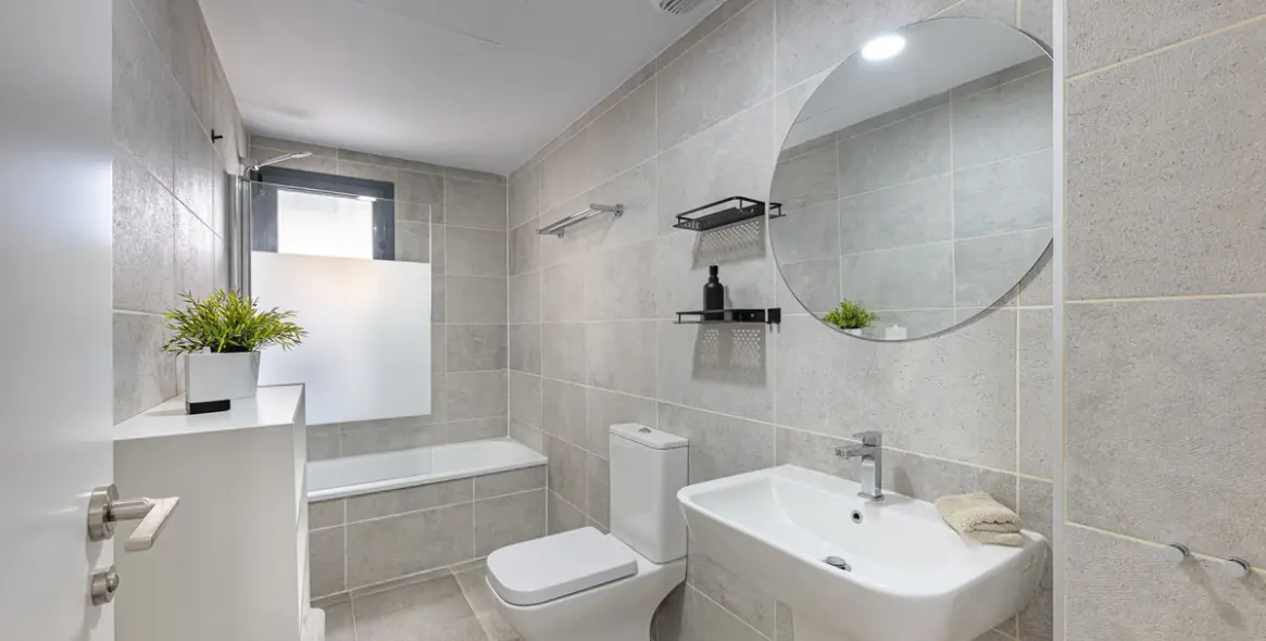 Sale of middle floor apartment in Estepona 20