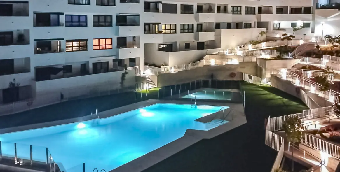 Продажа апартаментов на среднем этаже в Estepona 28