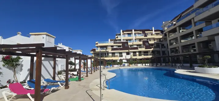 Продажа апартаментов на среднем этаже в La Duquesa 0