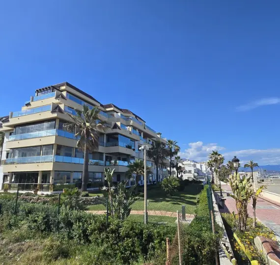 Продажа апартаментов на среднем этаже в La Duquesa