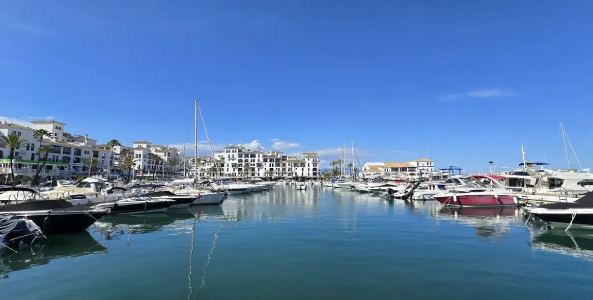 Продажа апартаментов на среднем этаже в La Duquesa 25