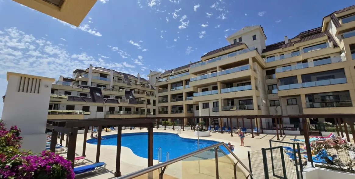 Продажа апартаментов на среднем этаже в La Duquesa 26