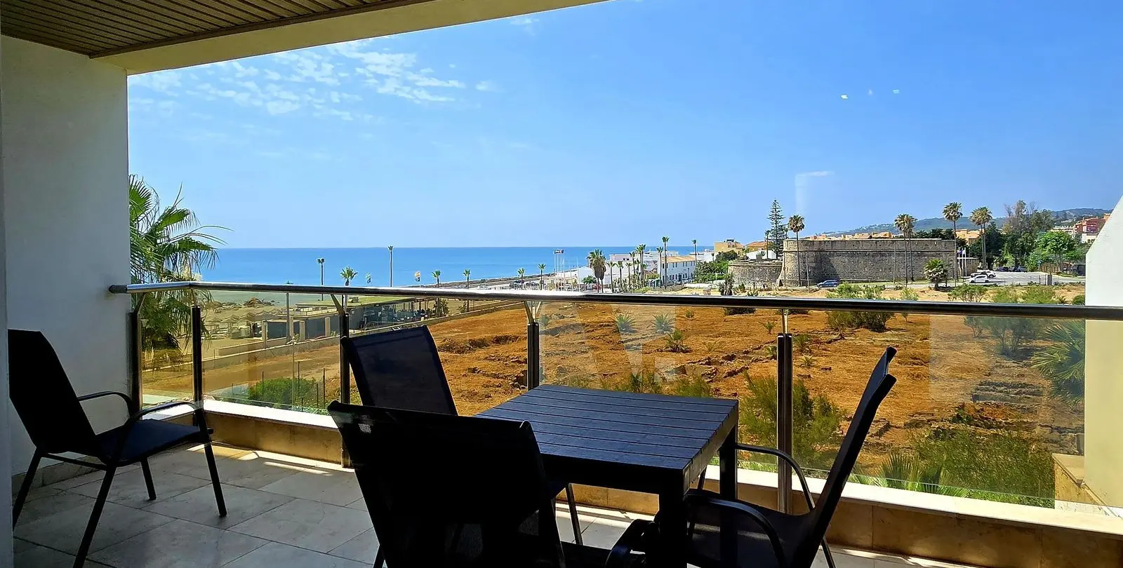Sale of middle floor apartment in La Duquesa 3