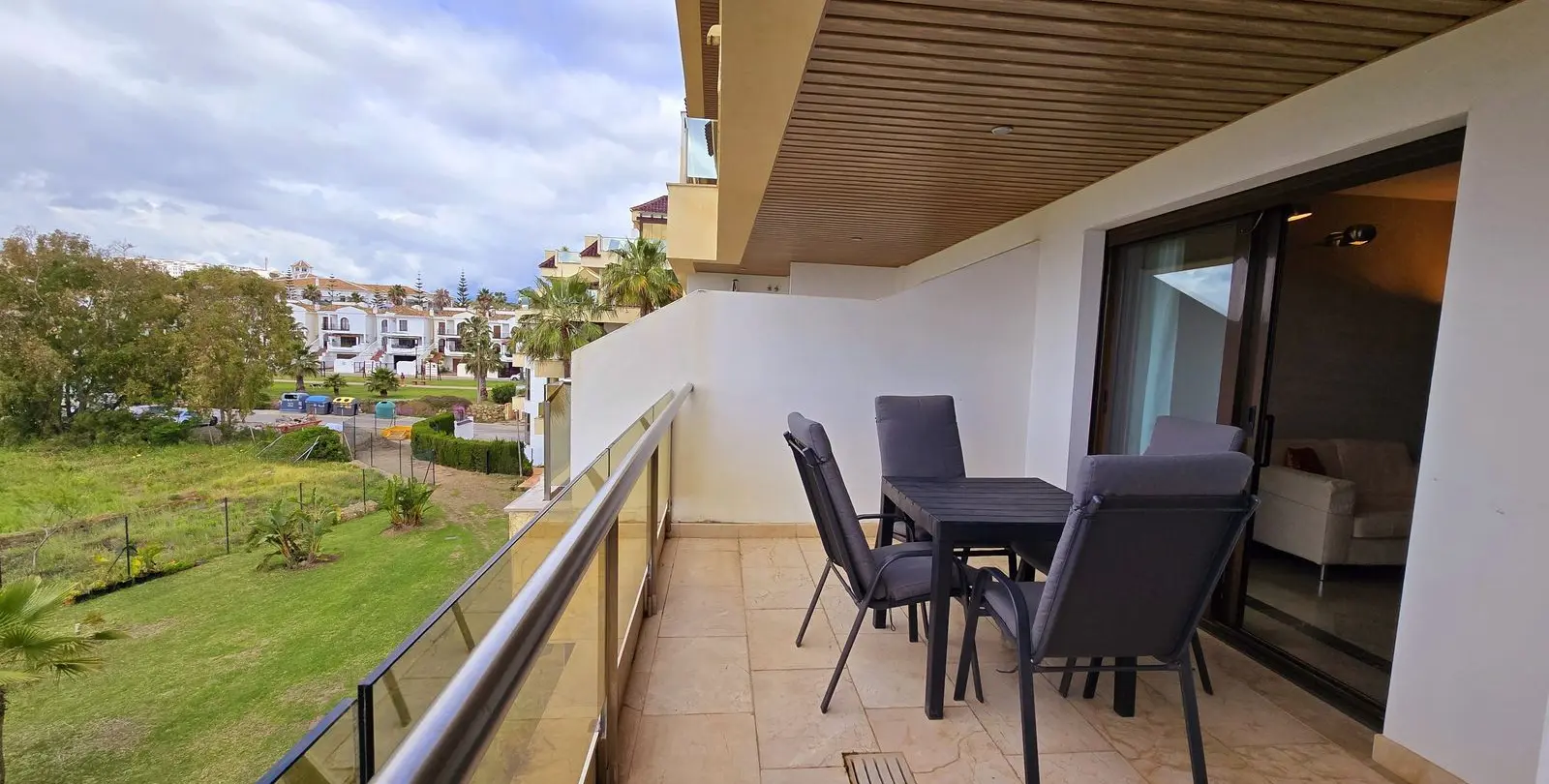 Sale of middle floor apartment in La Duquesa 8